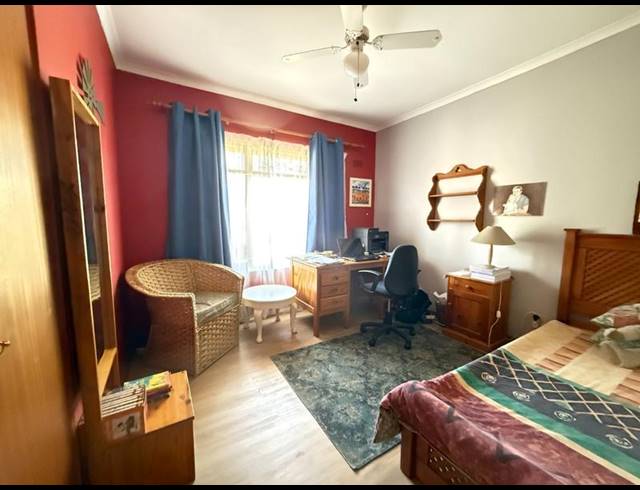 4 BEDROOM HOUSE FOR SALE IN PANORAMA